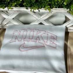 Custom white embroidered sweatshirt with pink Nike logo 🩷 Dm for custom sizing