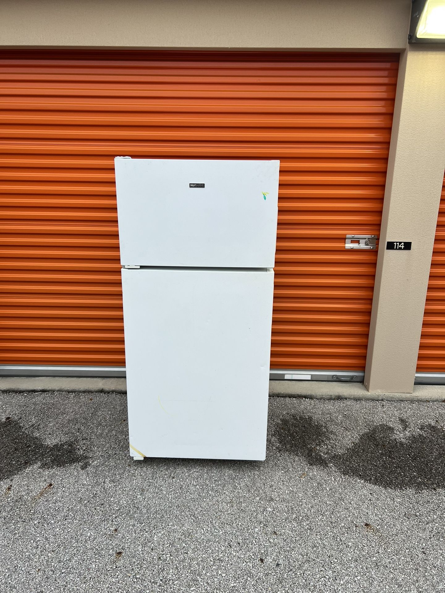 Fridge 28”