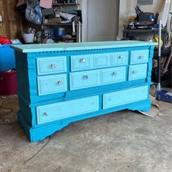 8 Drawer Dresser 