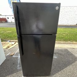 GE Fridge $375