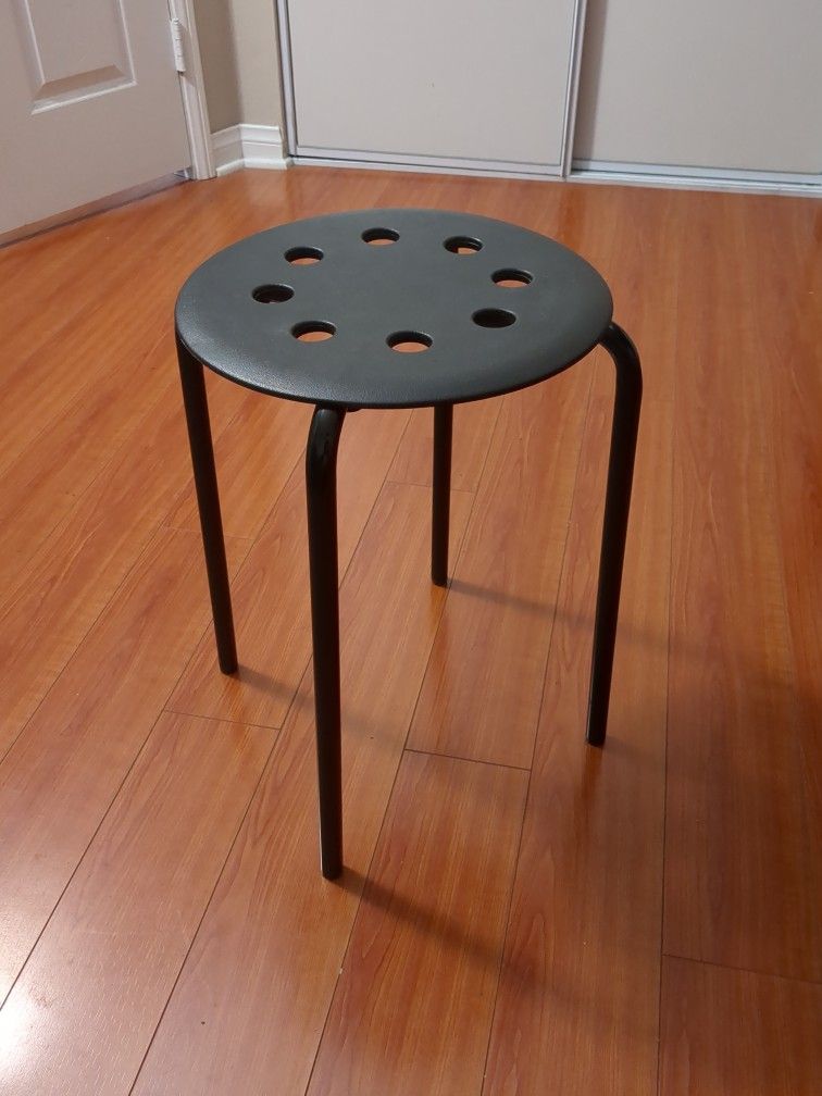 Black Stool (Small table)