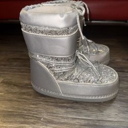  Fashion Nova Girl Snow Boots 