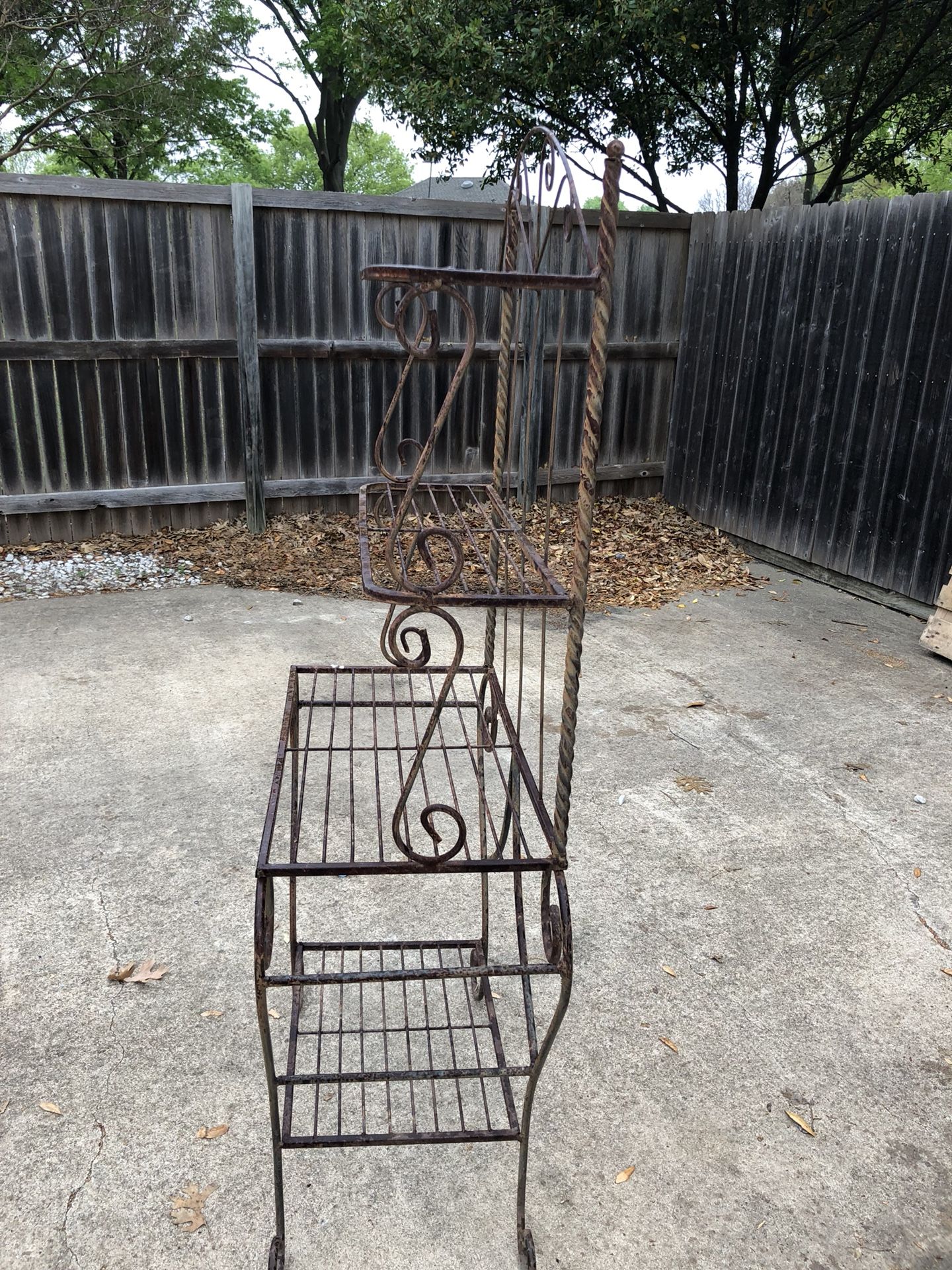 Iron bakers rack.