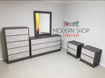 Dresser Whit Mirror , Chest And Two Nightstands !☀️