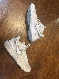 Nike Zoom LeBron James - Size 9 Basketball Shoes