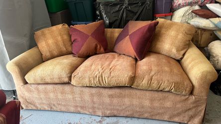 Beautiful Large Sofa and Love Seat Ser