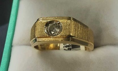 Yellow Gold 14k (.585) 7.8 grams Size 9.5