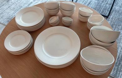 Denmark Amelia Dinnerware Set Service for 6