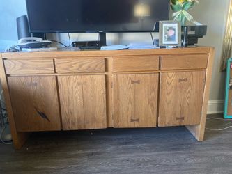 Oak buffet/TV stand