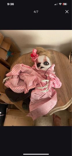 Animated Halloween Creepy Clown Doll