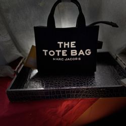 Marc Jacob’s Medium Tote Bag 