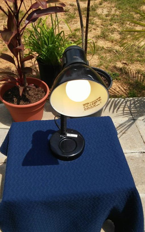 Desk Lamp with Built in Cupholder (Lightbulb Not Included)