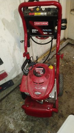 Craftsman 2550 Psi, 2.3 Gpm Gas Pressure Washer Like New Still Asking $50 Obo