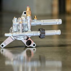 Pressure washer Vertical 7/8" Shaft Replacement Pump Head> 2600 PSI, 2.2 GPM