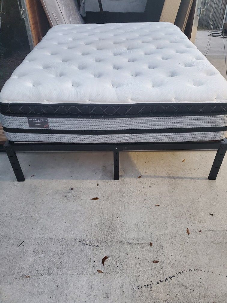 Queen Size Thick Pillow Top Bed Can Deliver