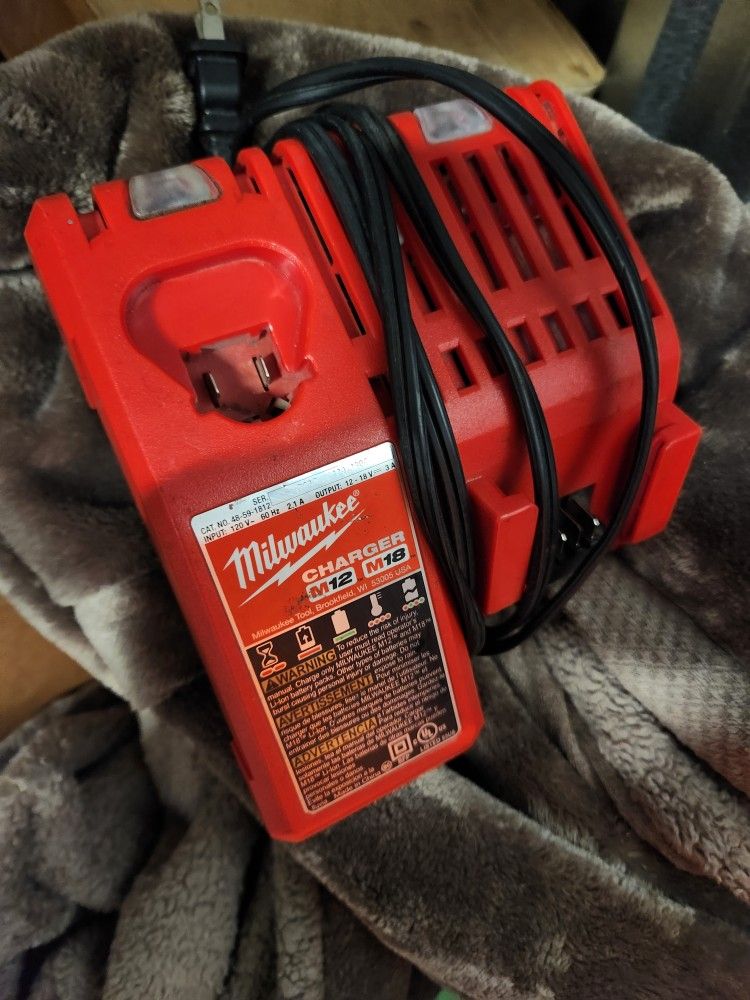 Milwaukee M12 And M18 Battery Charger