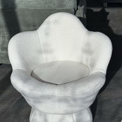 Boucle Swivel Barrel Chair, 360° Flower Accent Sofa Chair for Living Room & Bedroom, Modern Upholstered Home Seating(White)  💰120$
