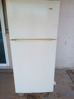 Amana refrigerator and freezer