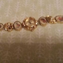 WOMENS VINTAGE LOOK WATCH