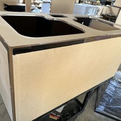 48x24x24 Tank 1/2" Thick with Back center overflow and Lids