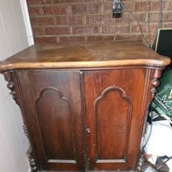 Antique Grover and baker sewing machine 1861 Ross marshall cabinet. Make offer