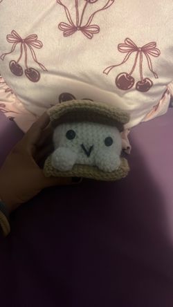 A s’mores plushie