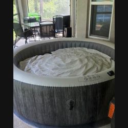 6 Person Hot Tub
