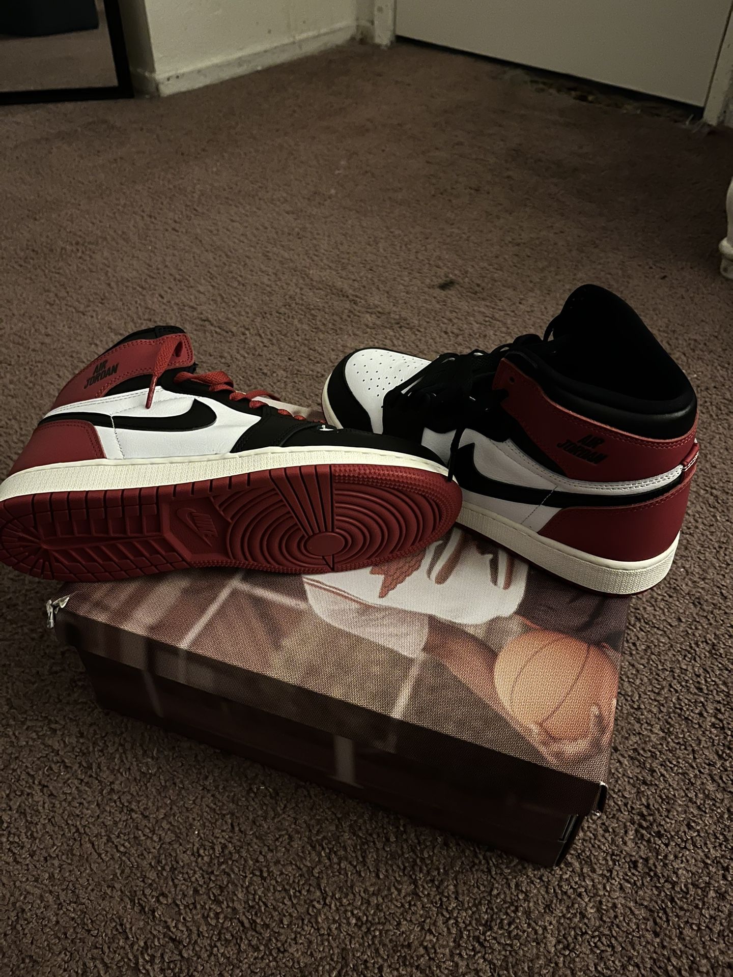 Jordan 1 Retro High Bred Toe