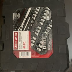 Craftsman socket Wrench Set 42-Pc 1/4 Inch And 3/8 In