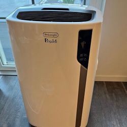 Portable Air Conditioner - Delonghi 4 in 1,  12,500  BTU