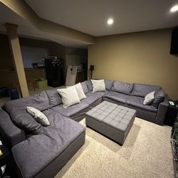 Sectional Couch W/ Ottoman 