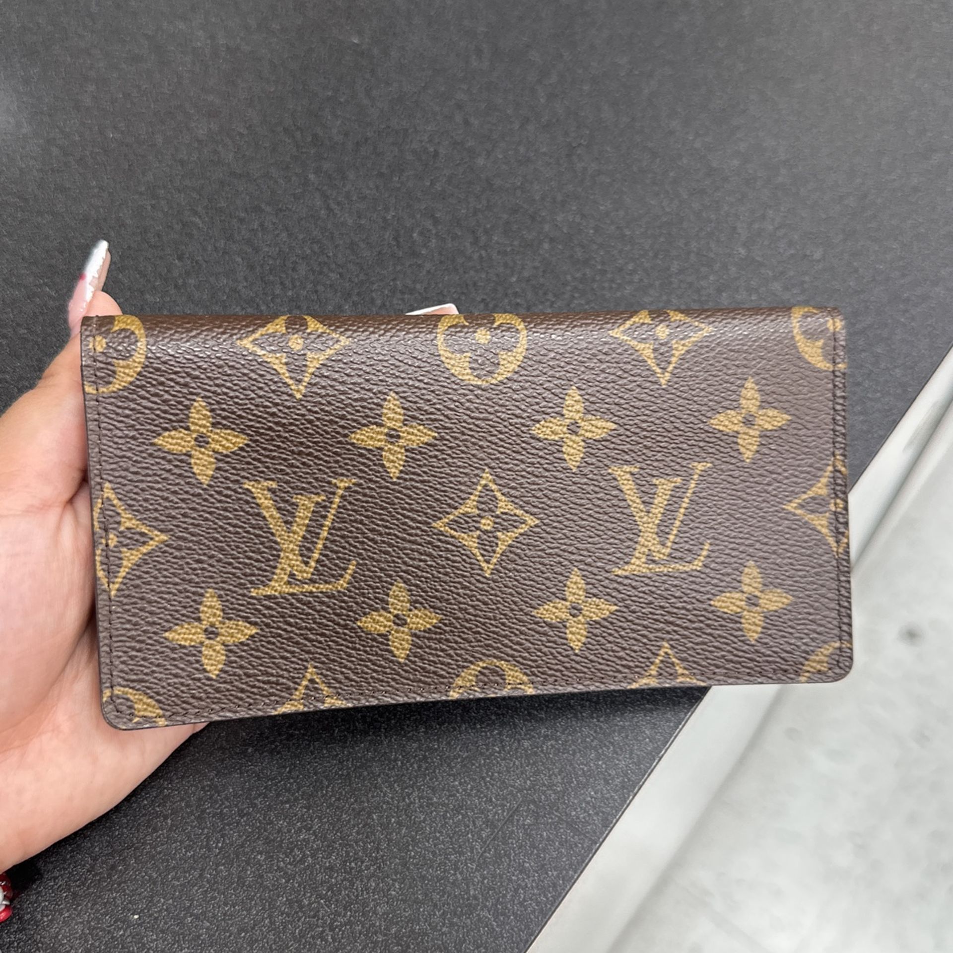 louis vuitton check book