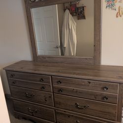 Queen Bed And Matching Dresser With Mirror 