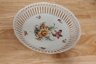 German Reticulated Dish