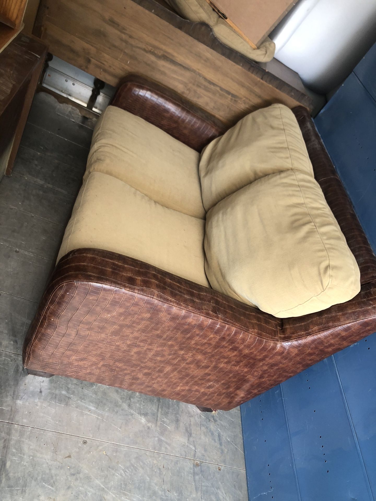 Crocodile Sofa Loveseat 