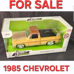 COLLECTIBLE 1/24 SCALE DIECAST METAL