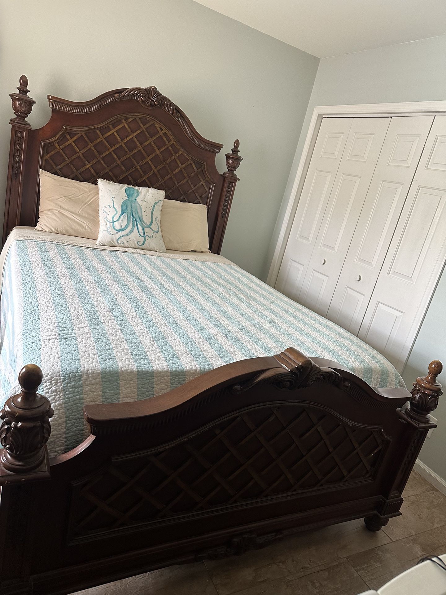 Queen Bed Cherrywood Frame , Mattress And Boxspring