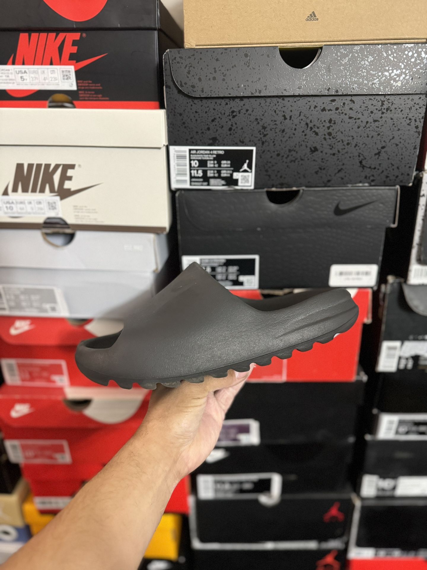 Adidas Yeezy Onyx Slide size 8 USED