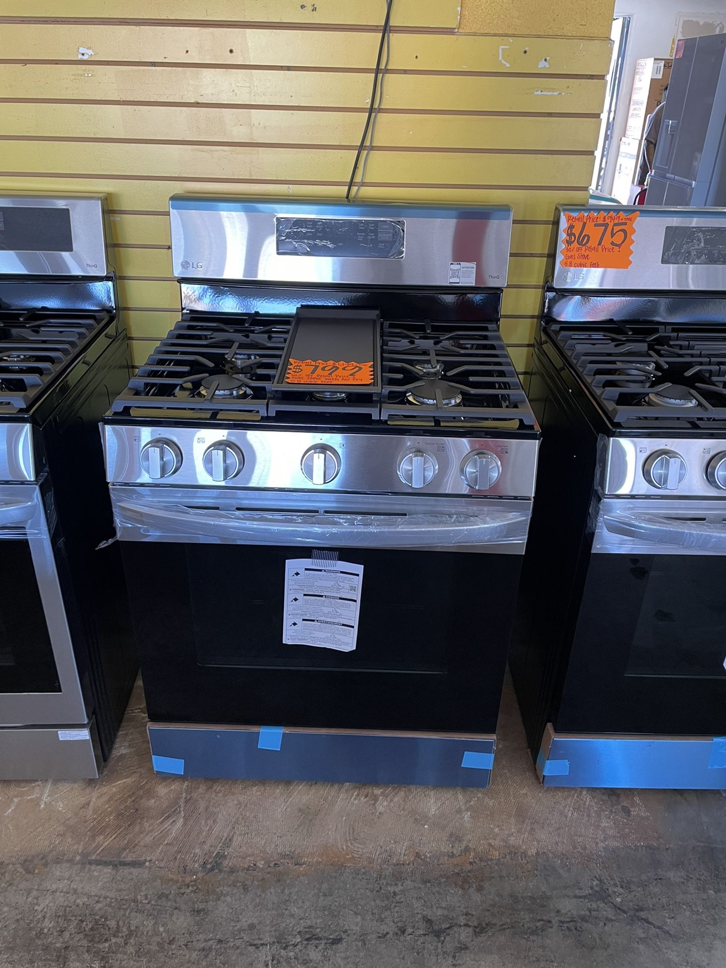 New LG ThinQ 5 Burner Gas Stove With Air Fry 30” Wide 