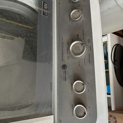 Maytag washer and dryer set
