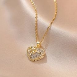 Heart Pendant Necklace. Rhinestone Heart. Gold Tone Necklace. Fashion Jewelry. Cadena. Joyas. Corazon