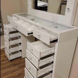 Vanity Desk With Mirror 