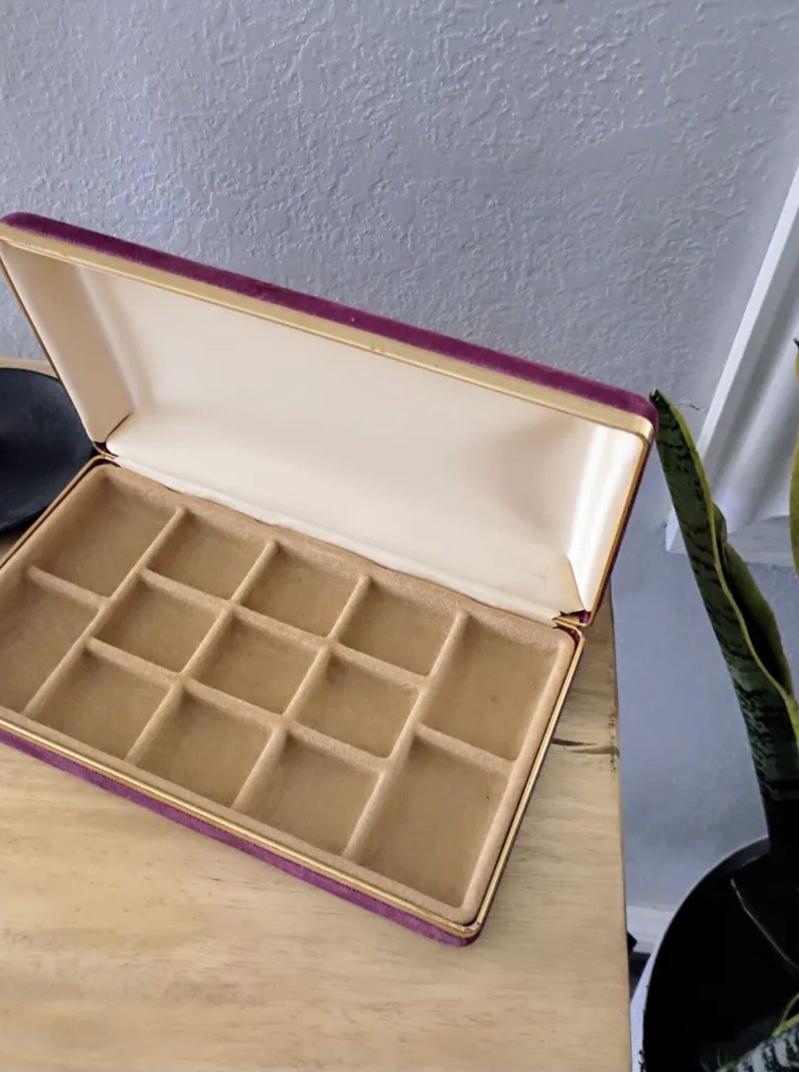 Vintage Mele Velvet Maroon Jewelry Box