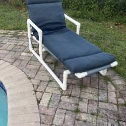 Pool Chair Free