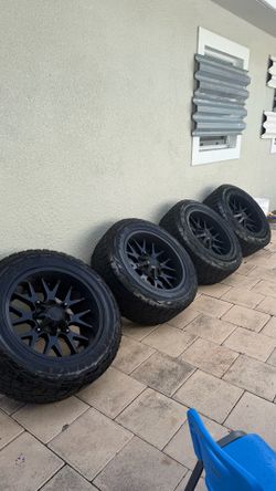 Hardrock Gunner H705 20x10 Wheels & Toyo Open Country Tires