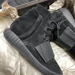 Adidas Yeezy Triple Black 750 size 8 100% Authentic