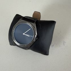 Leather strap watch