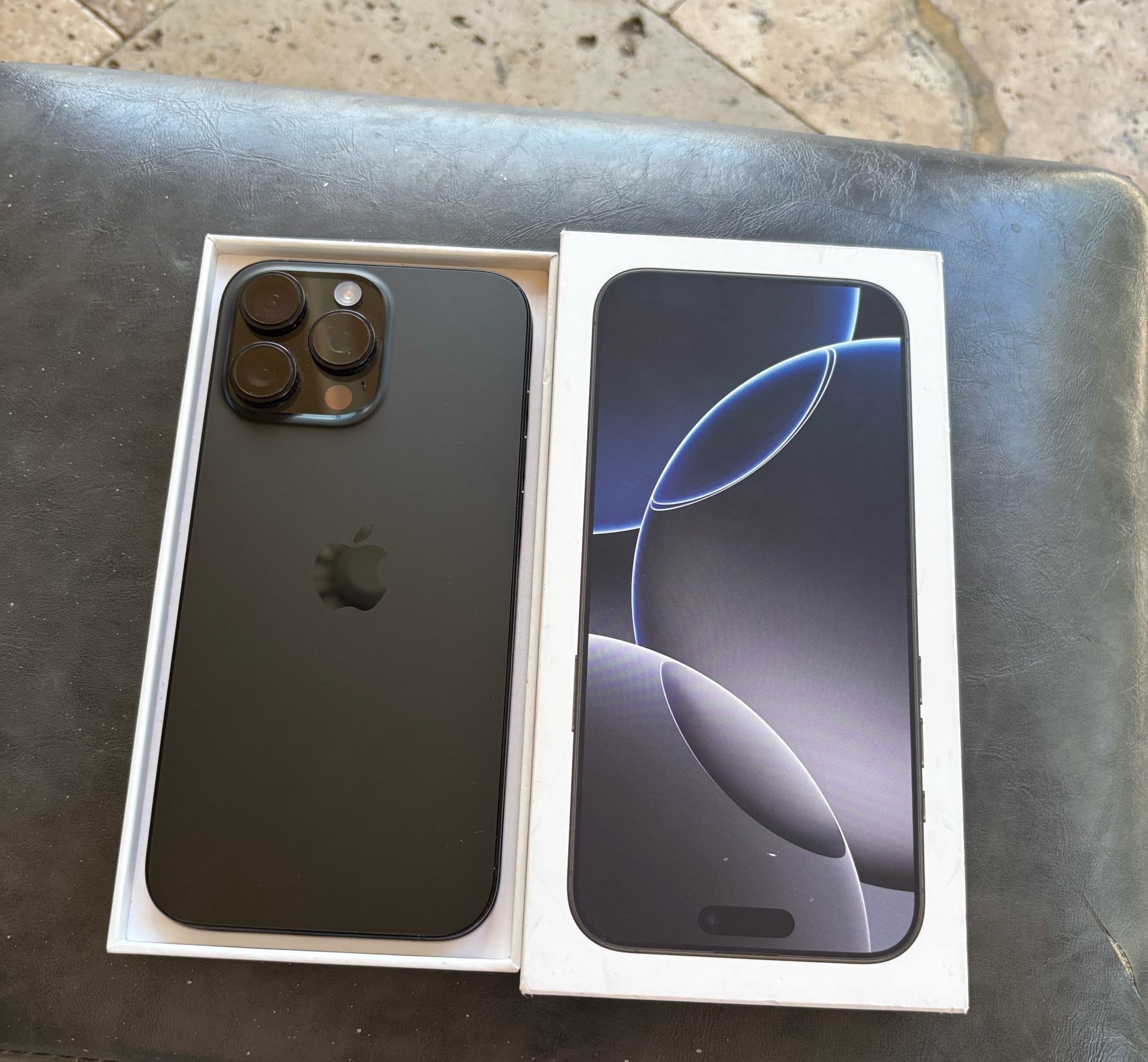iPhone 16 Pro Max  256 Gb