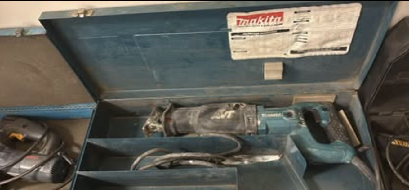 Makita Reciprocating Saw