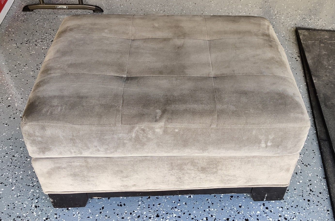 Free grey ottoman